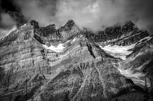 Banff Resorts for Alpine Travel