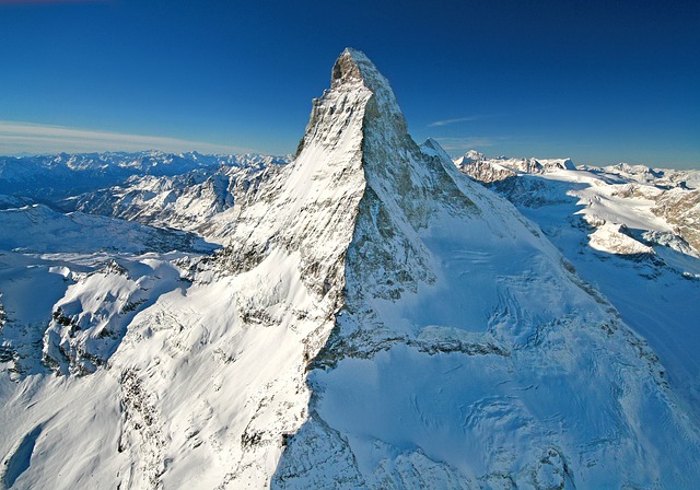 Swiss Alpine Lodges for Mountain Escapes